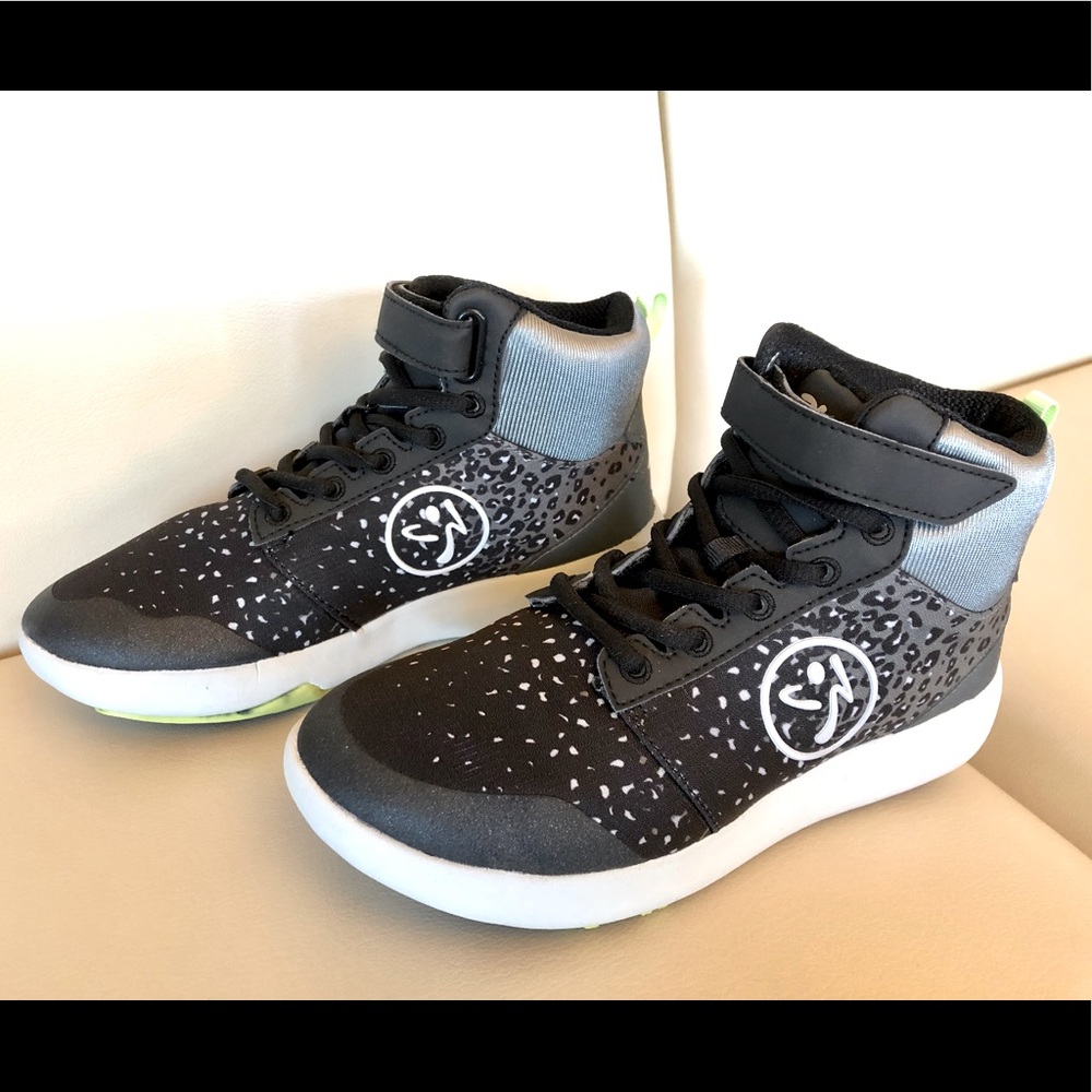 NEW in Box!  Zumba Court Flow High Dance Shoes.  Size 5.5